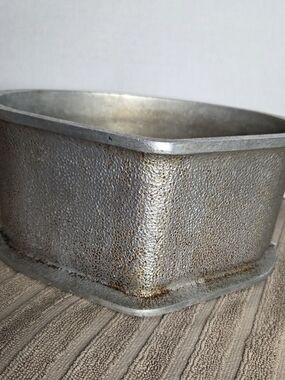 Vintage Americana Guardian Service Cast Aluminum Triangular Shaped Cookware Pot
